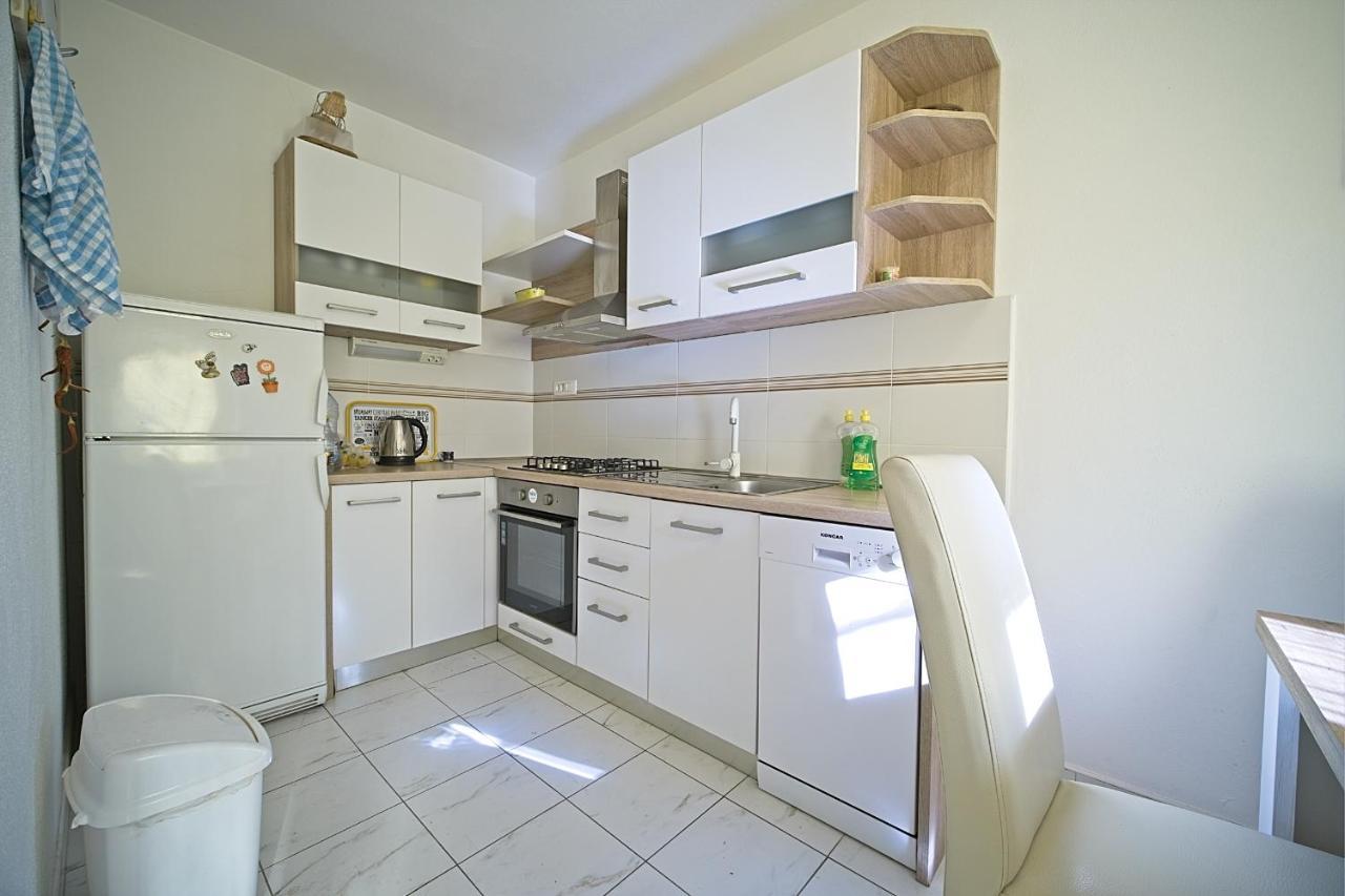 Apartment Renata Postira Zewnętrze zdjęcie