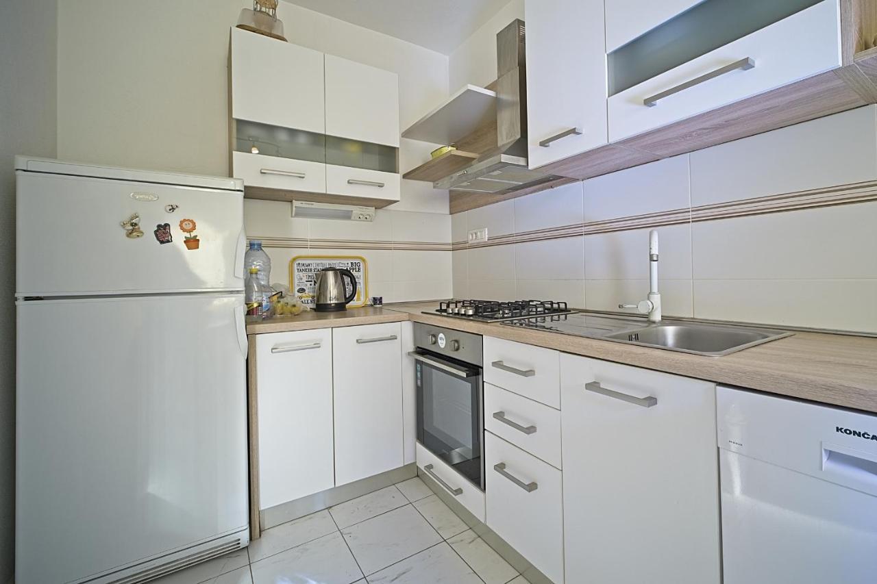 Apartment Renata Postira Zewnętrze zdjęcie