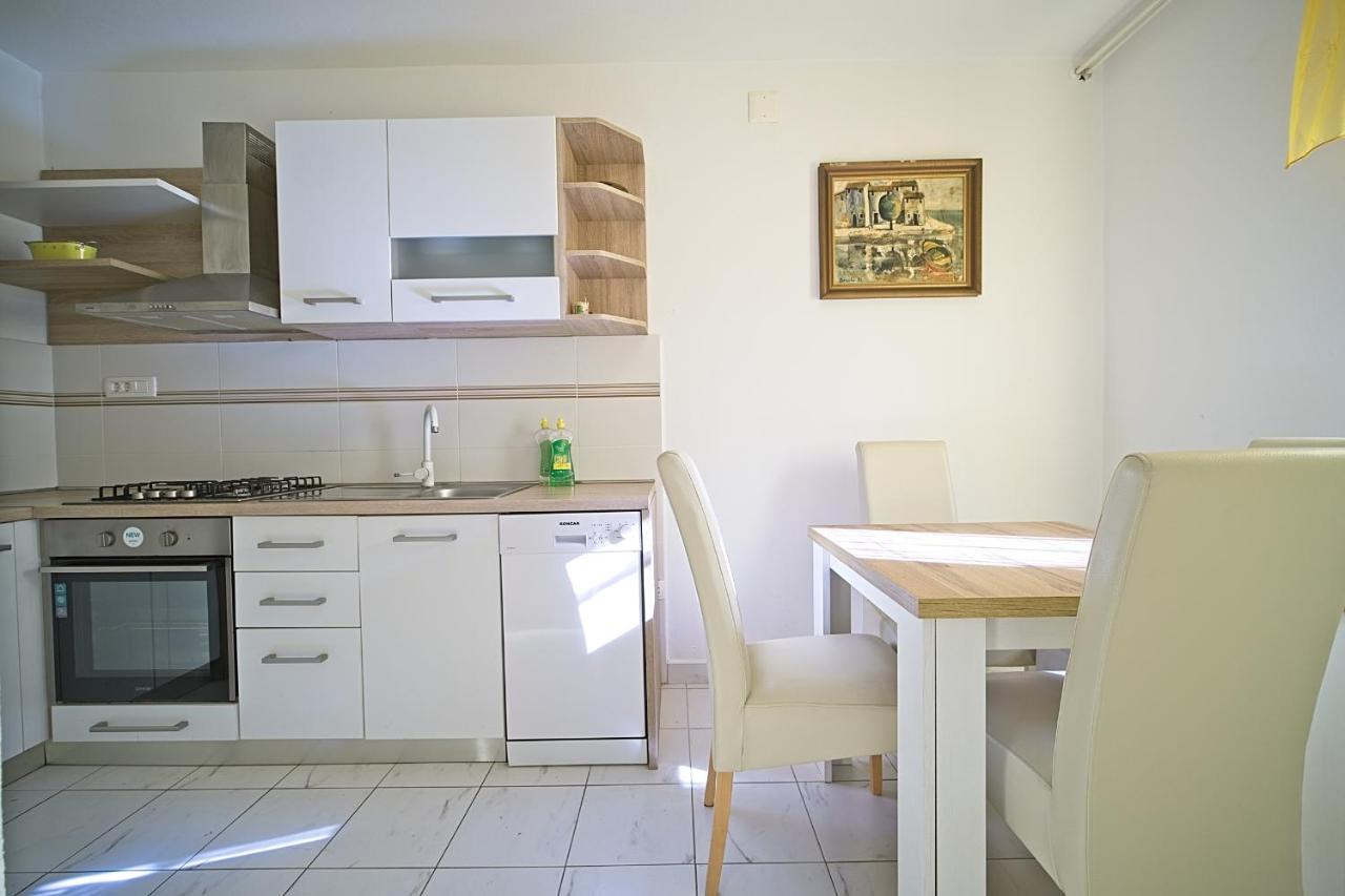 Apartment Renata Postira Zewnętrze zdjęcie